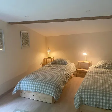 D'hotes -l'atelier Du Presbytere Bed and Breakfast *