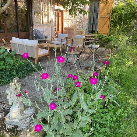 D'hotes -l'atelier Du Presbytere Bed and Breakfast *